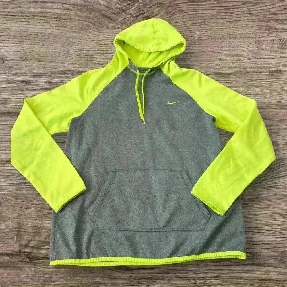 Women’s Nike hooded sweatshirt size Medium